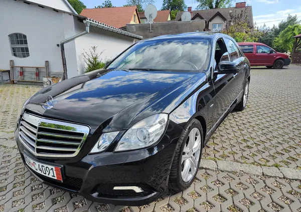 samochody osobowe Mercedes-Benz Klasa E cena 33900 przebieg: 198000, rok produkcji 2009 z Wrocław